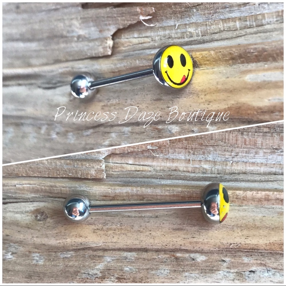 Smiley Face Tongue Ring‎